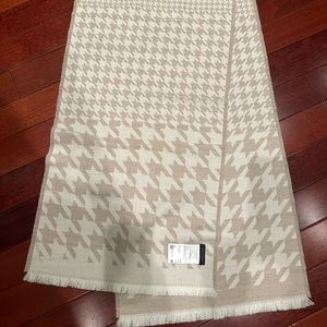 Escada scarf  soft and doble side print